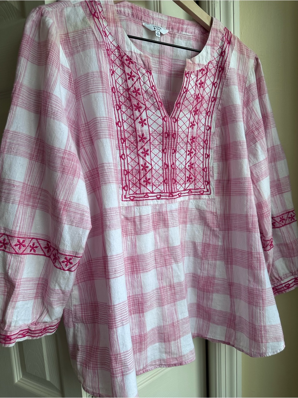crown & ivy Pink and White Striped Plaid Top